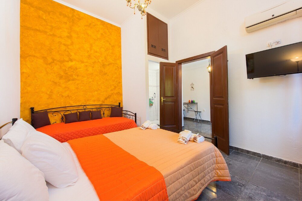 Фото 3 Charites Old Town