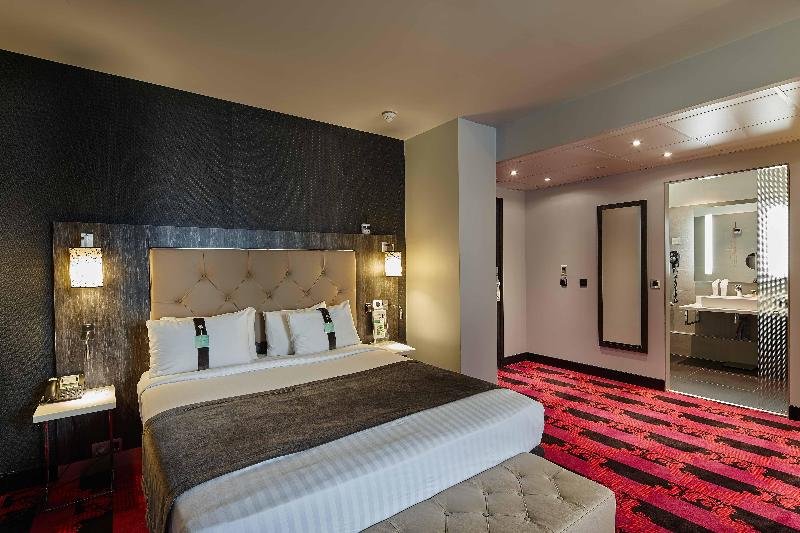 Фото Holiday Inn Paris-Versailles-Bougival