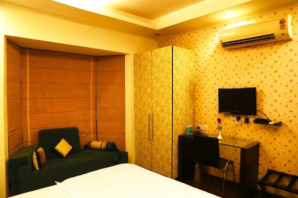 Фото Oyo 386 Hotel Lotus Panache