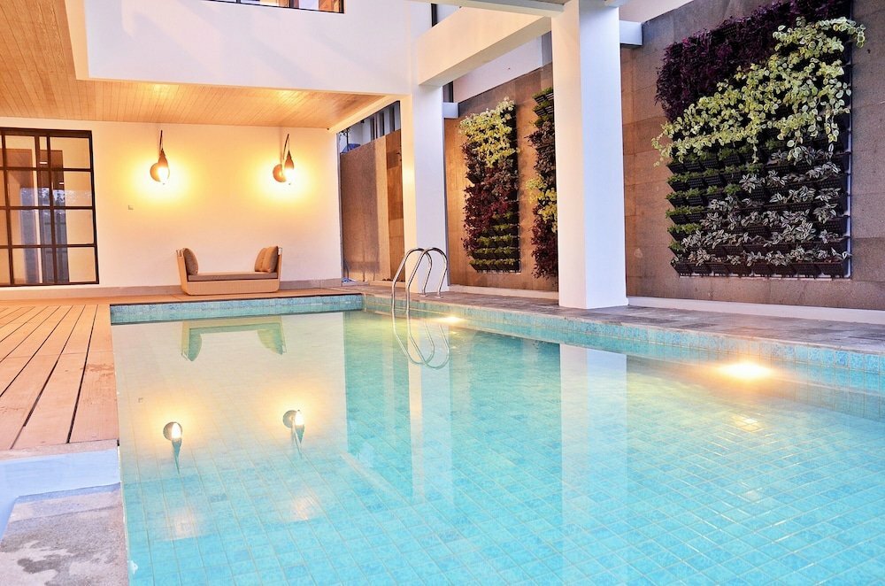 Hotel Kamala Villa 10 bedrooms with a private swimming pool, West Java, photo