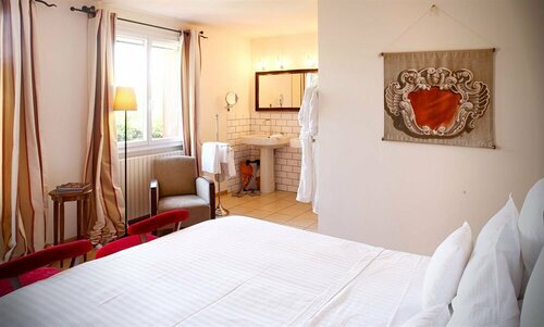 Хостел Auberge Du Paradis в Маконе