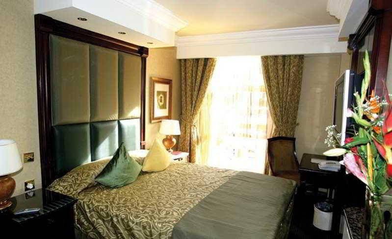 Фото Lancaster Hall Hotel