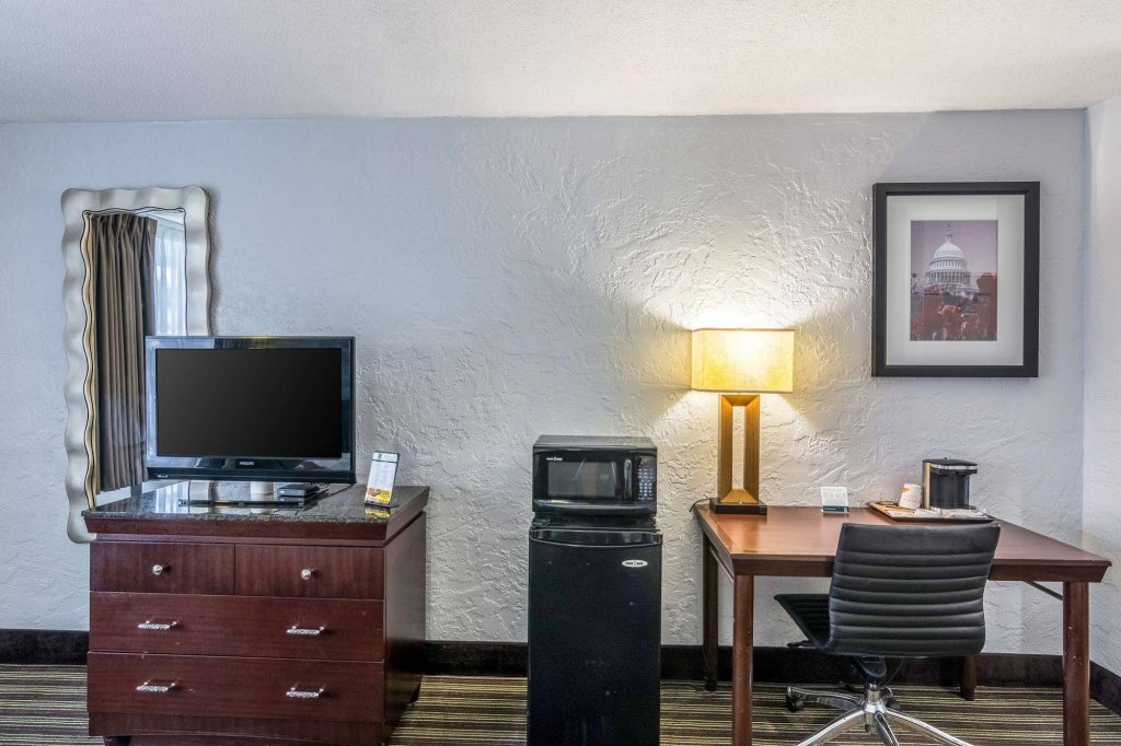 Фото Quality Inn & Suites University Area