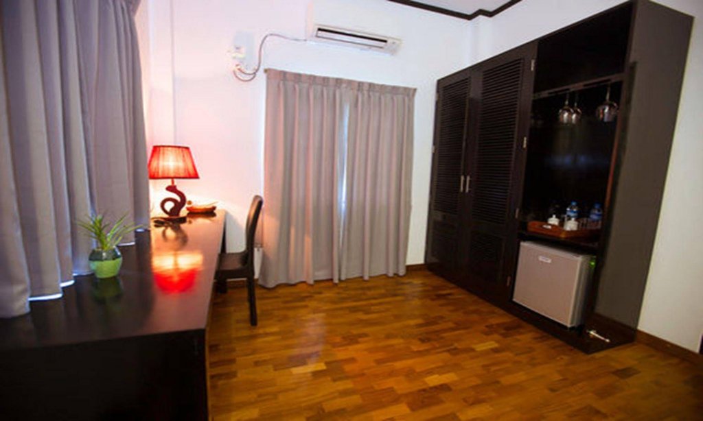 Фото Wh Hotel & Service Apartment