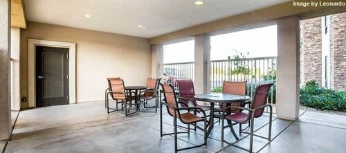 Гостиница Comfort Inn & Suites Henderson - Las Vegas в Хендерсоне