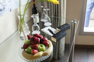 Гостиница Play Seaport Suite Hotel Tel Aviv
