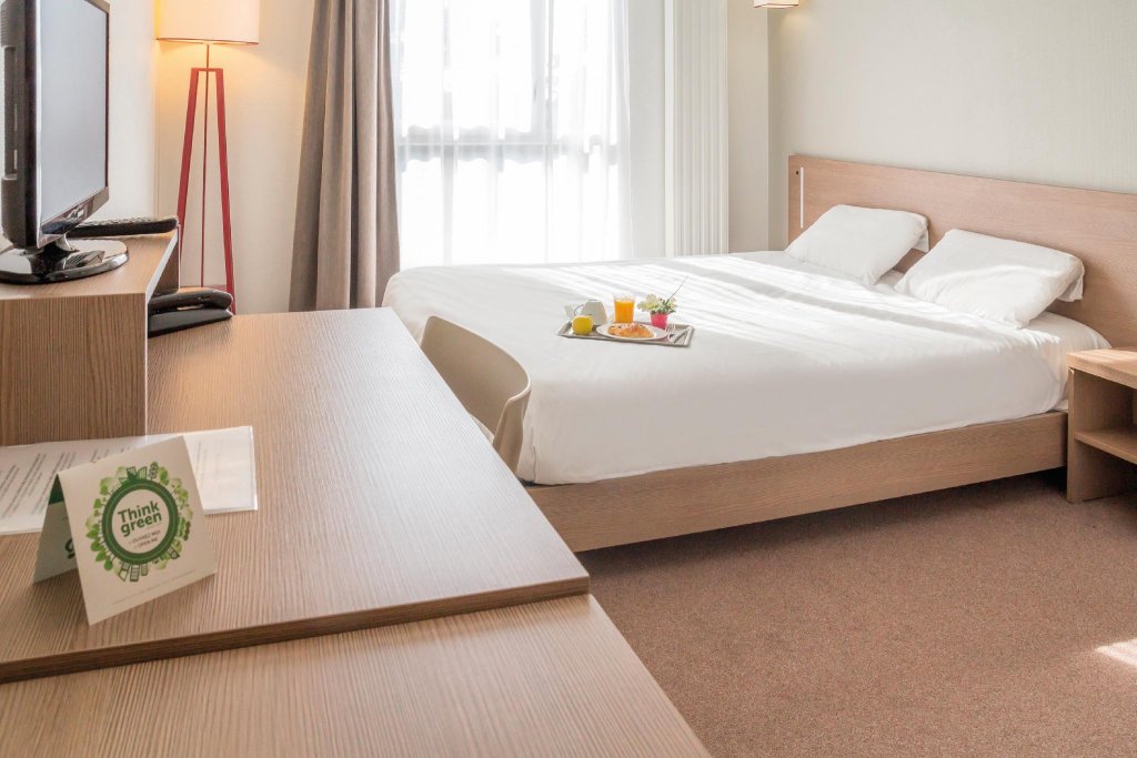 Фото Appart'City Confort Orléans