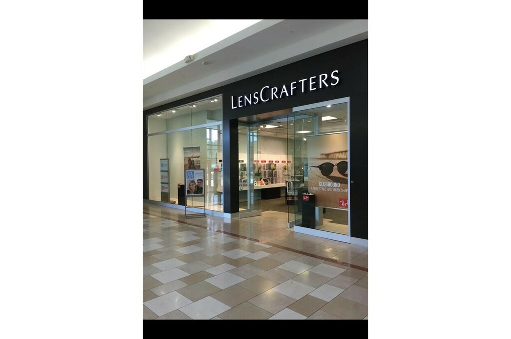 Clothing store LensCrafters, State of New Jersey, photo