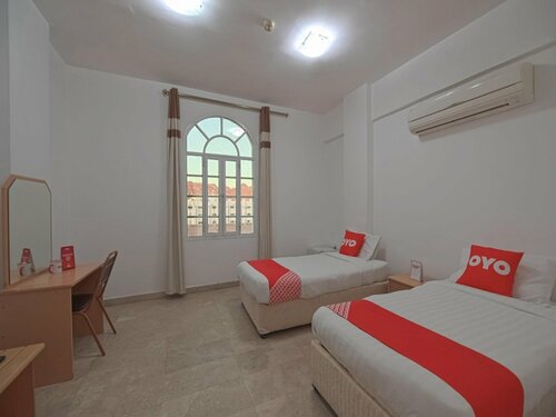 Гостиница Oyo 117 Majestic Hotel