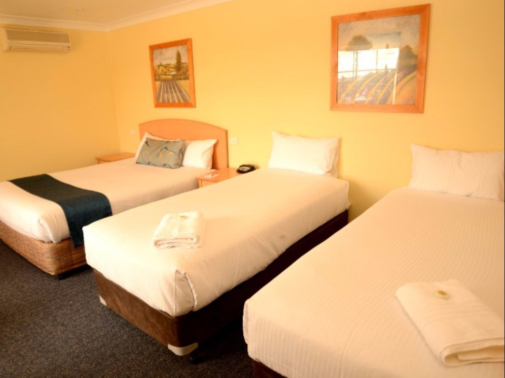 Фото Heritage Inn Bathurst