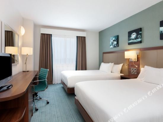 Фото Hilton Garden Inn London Heathrow Airport