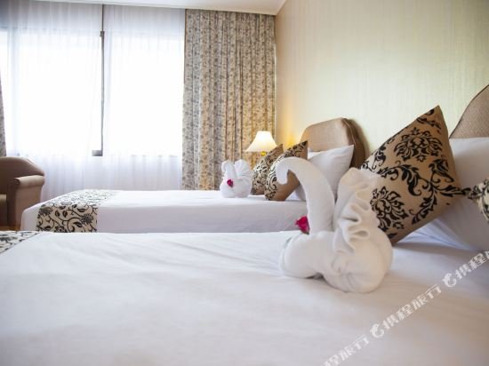 Фото Thumrin Thana Hotel