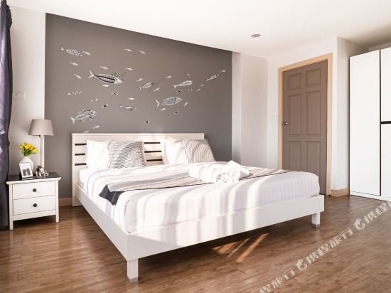 Фото Ploen Place Residence