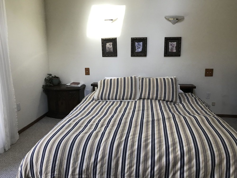 Фото Backyard Garden Oasis