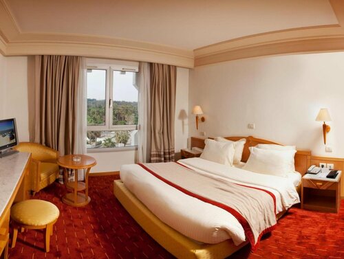 Гостиница Golden Tulip El Mechtel в Тунисе