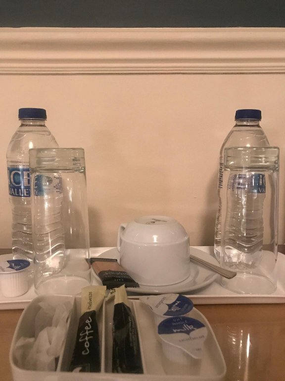 Фото Euro Bar and Hotel