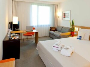 Гостиница Novotel Hamburg City Alster