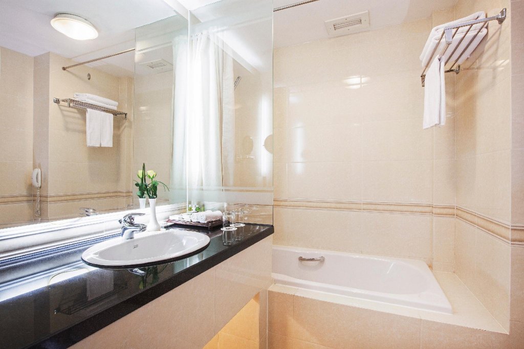 Фото Norfolk Hotel Saigon