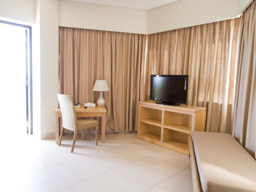 Фото Laprima Hotel Flores