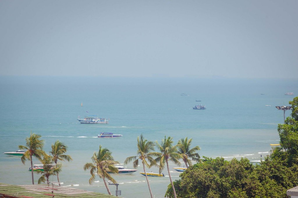 Фото Eastiny Plaza hotel