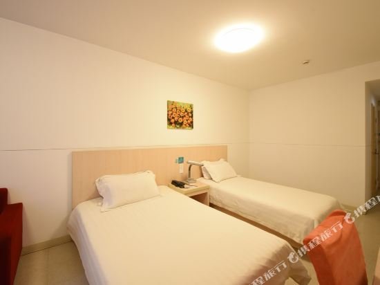 Фото Jinjiang Inn Central Changshu Yushan