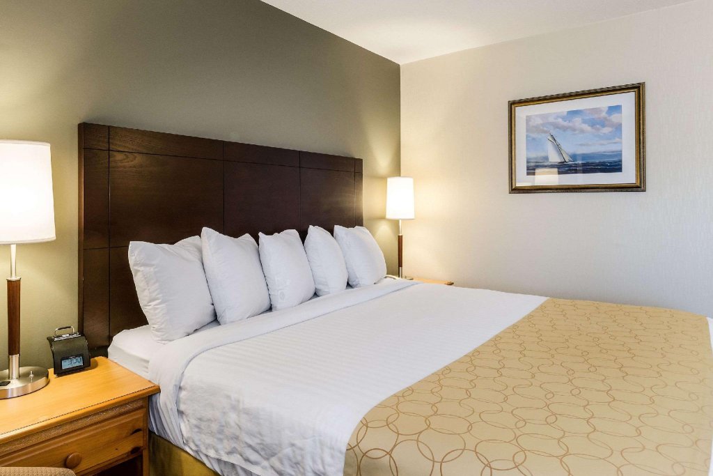 Фото Clarion Inn Seekonk - Providence