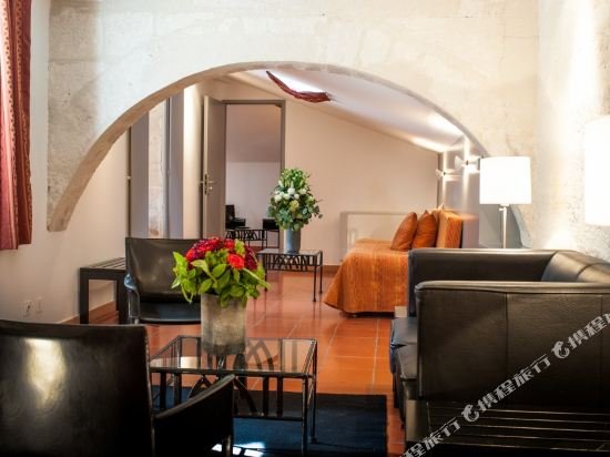 Фото Hôtel Cloître Saint Louis