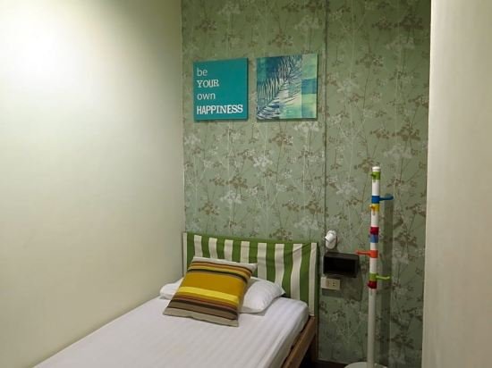 Фото I-Sleep Silom Hostel