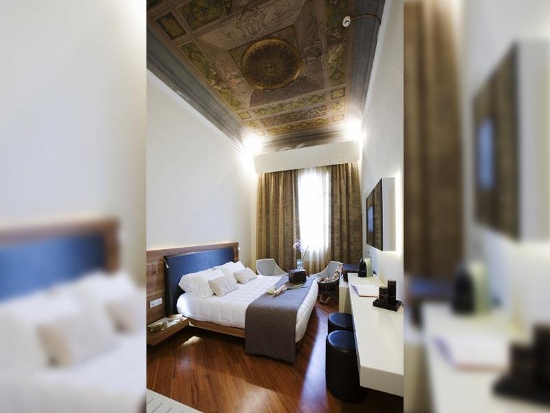 Фото Hotel Embassy