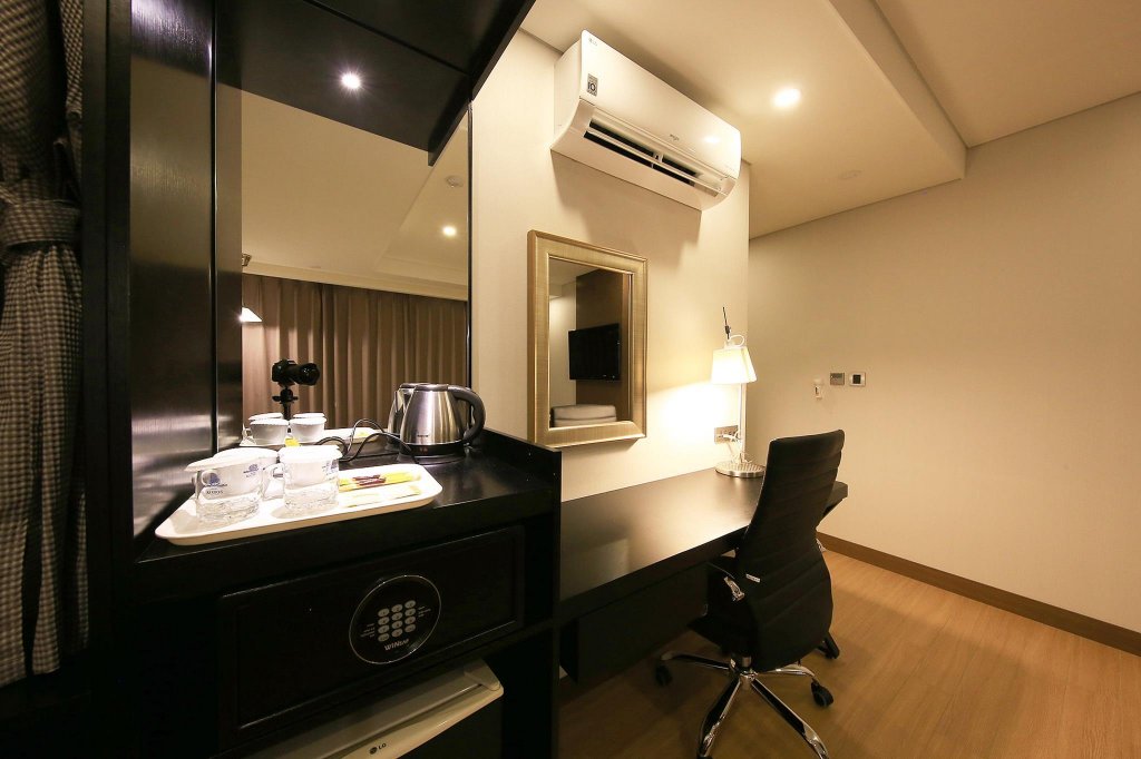 Фото Hotel Kobos