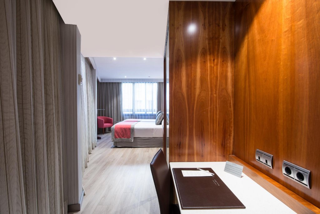 Фото Отель Catalonia Barcelona 505