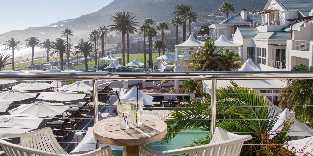 Фото The Bay Hotel