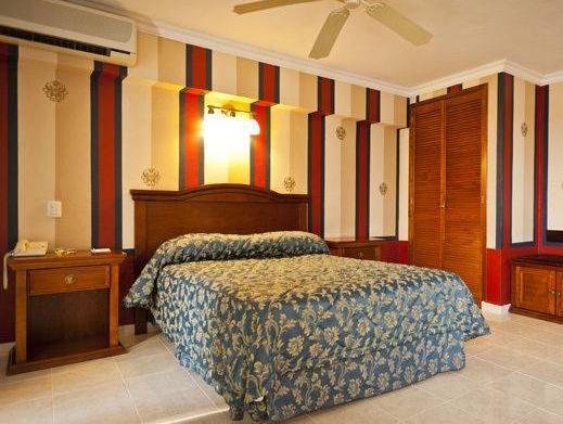 Фото Hotel Plaza Colonial