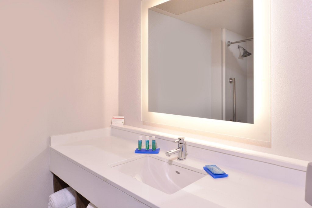 Фото Holiday Inn Express Hotel & Suites Mesquite, an Ihg Hotel