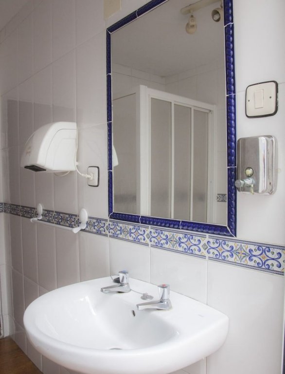 Фото Hostal Paris