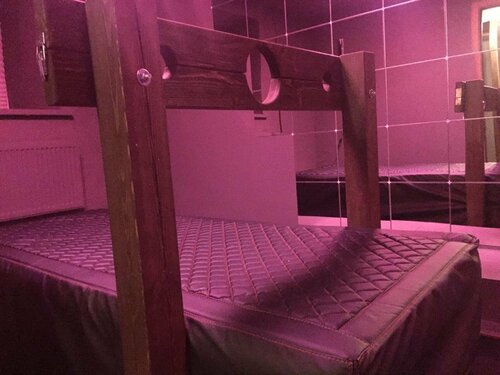 Жалаңаш билеген әйелдердің фотосы мен видеосы