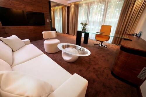 Внешний вид отеля Hotel Narvil Conference & SPA в Сероцке, фото 1