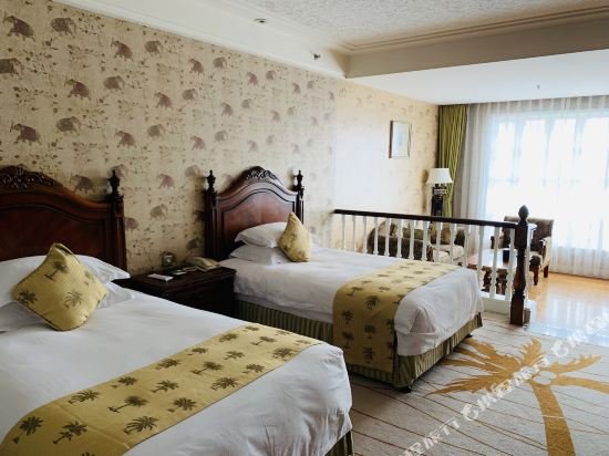 Фото The First World Hotel