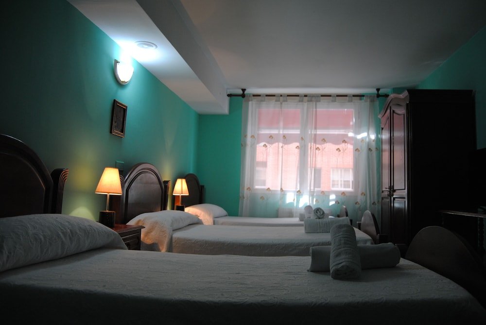 Фото отеля 2