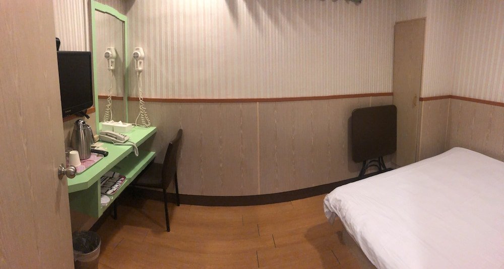 Фото Yinglun Hotel