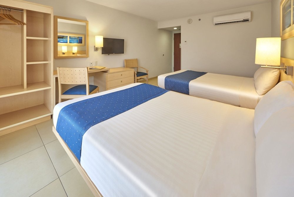 Фото City Express Manzanillo