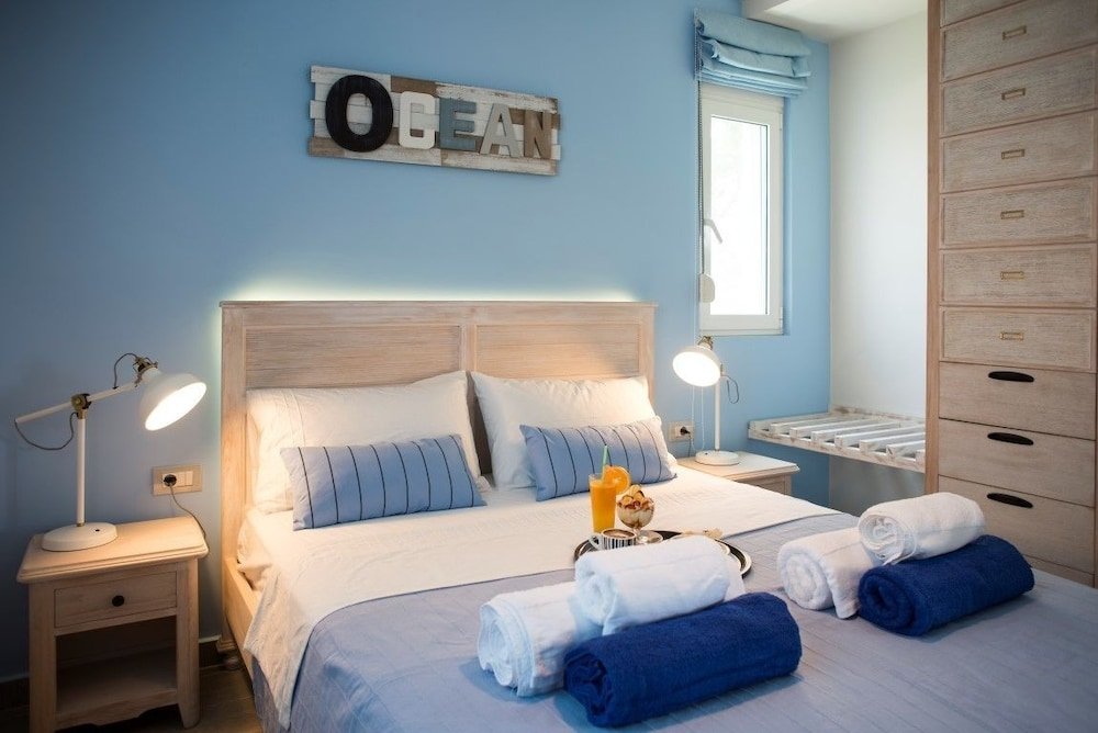 Фото Seabreeze Villa - with Jacuzzi & heated pool