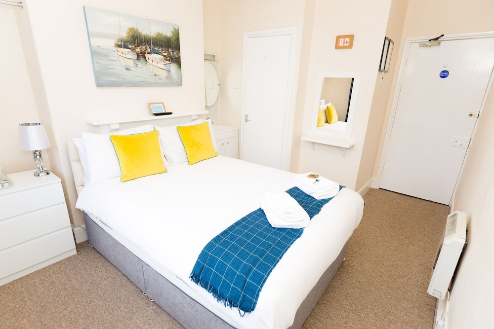 Фото Lowdens Guest House