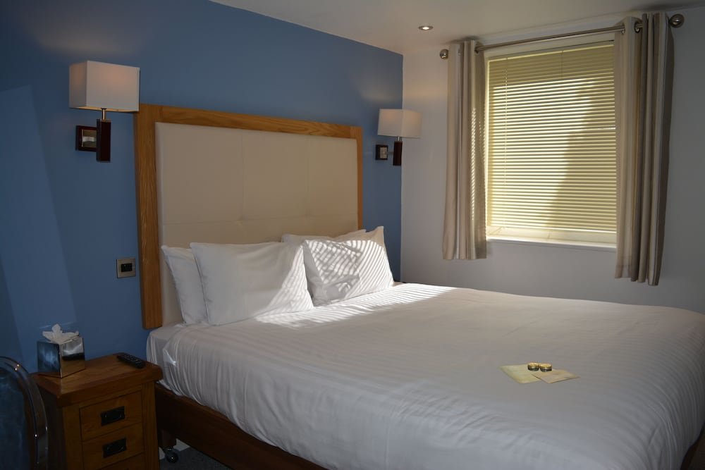 Фото Waterside Hotel & Leisure Club