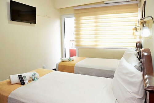 Гостиница La Siesta Hotel в Санта-Крус-де-ла-Сьерра