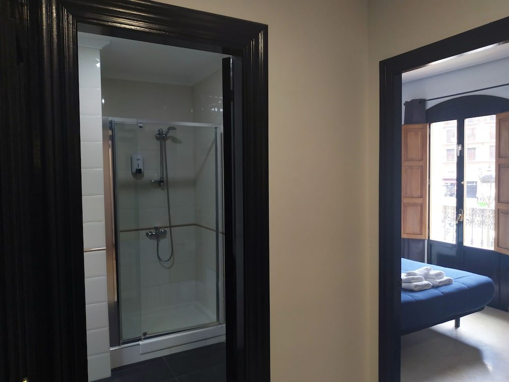 Фото Flats Friends Plaza de la Reina