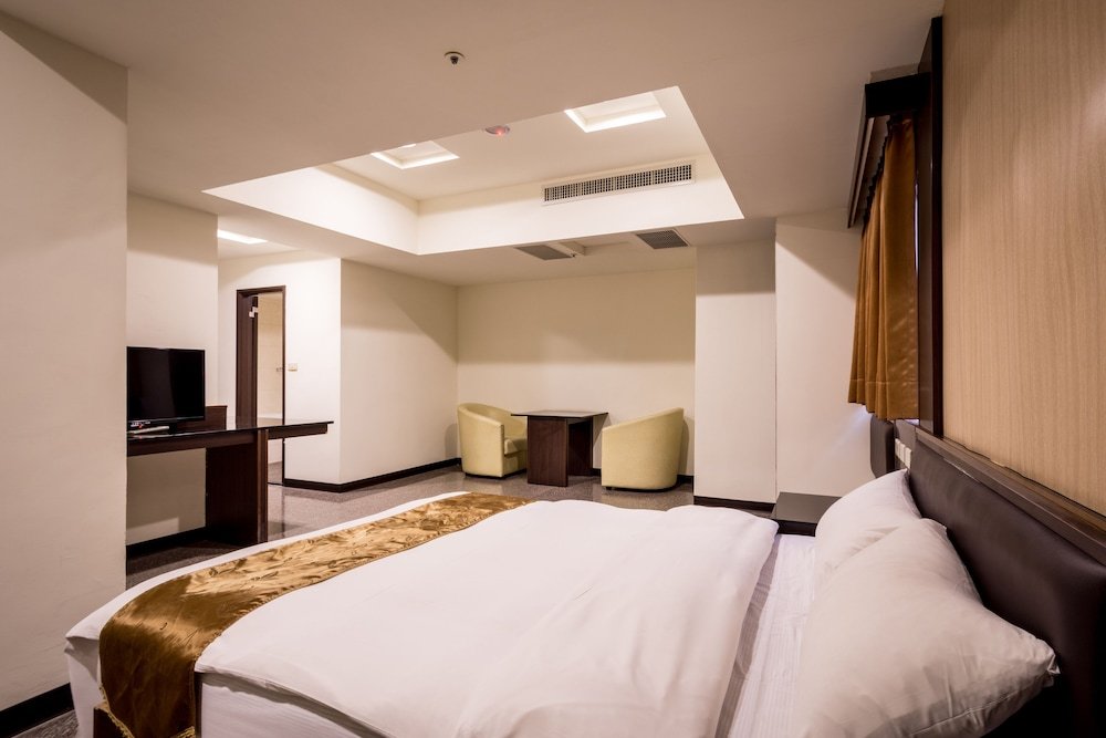 Фото Regal International Hotel