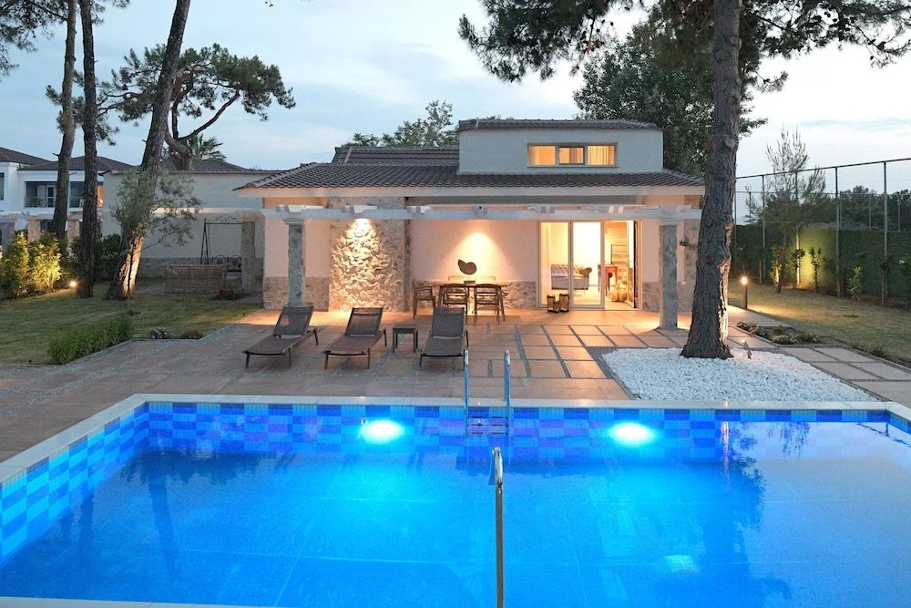 Фото Alexandra Elegance Bridging Generations