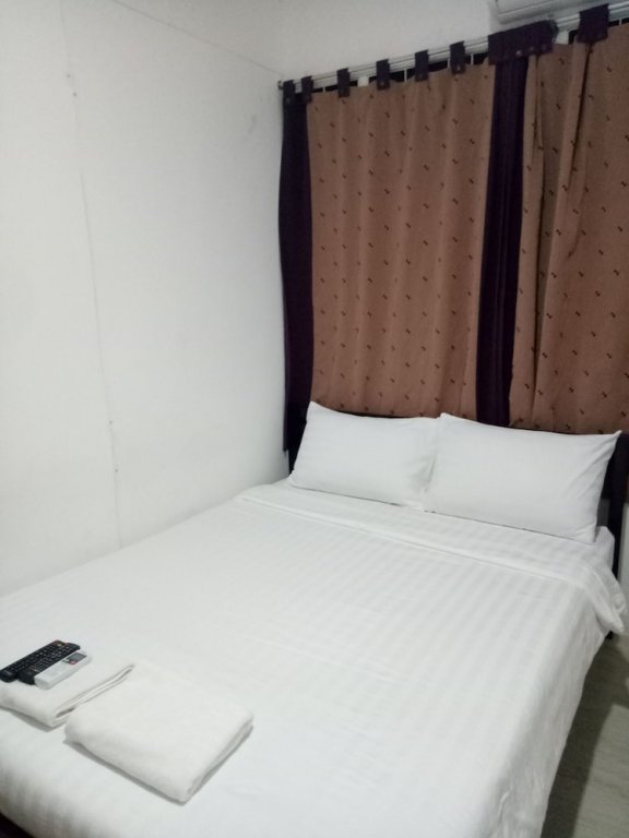 Фото D House Hostel