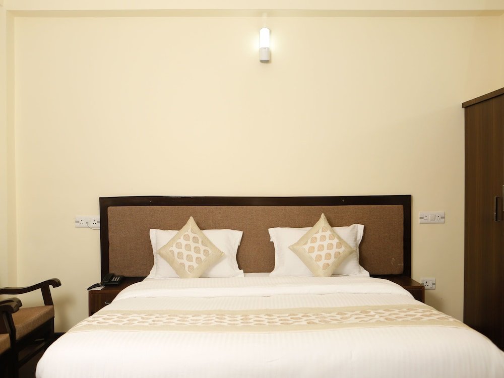 Фото Oyo 11490 Hotel Royal Hill